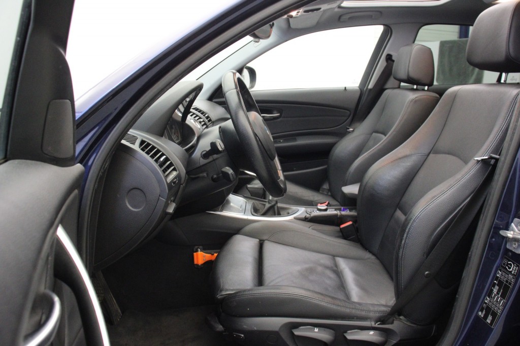 BMW-1-SERIE-118i EffDyn. Ed. Business Line Ultimate Edition - Panorama, Navi, Clima, Leer, Dakraam