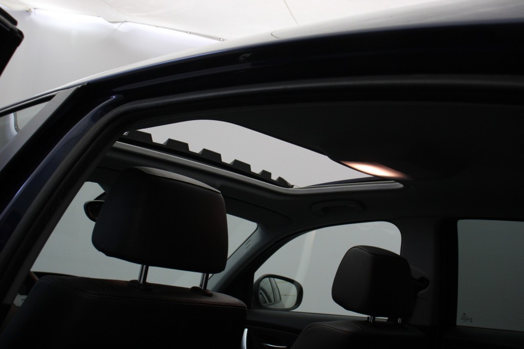 BMW-1-SERIE-118i EffDyn. Ed. Business Line Ultimate Edition - Panorama, Navi, Clima, Leer, Dakraam