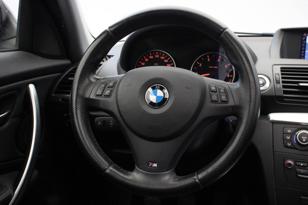 BMW-1-SERIE-118i EffDyn. Ed. Business Line Ultimate Edition - Panorama, Navi, Clima, Leer, Dakraam