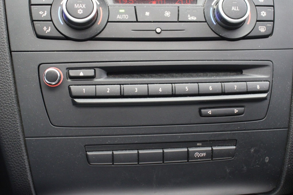 BMW-1-SERIE-118i EffDyn. Ed. Business Line Ultimate Edition - Panorama, Navi, Clima, Leer, Dakraam