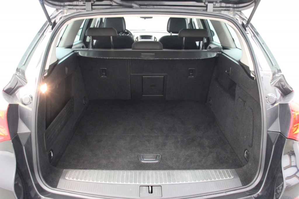 OPEL-ASTRA-Sportstourer 1.4 Turbo Edition - Airco, PDC, Trekhaak