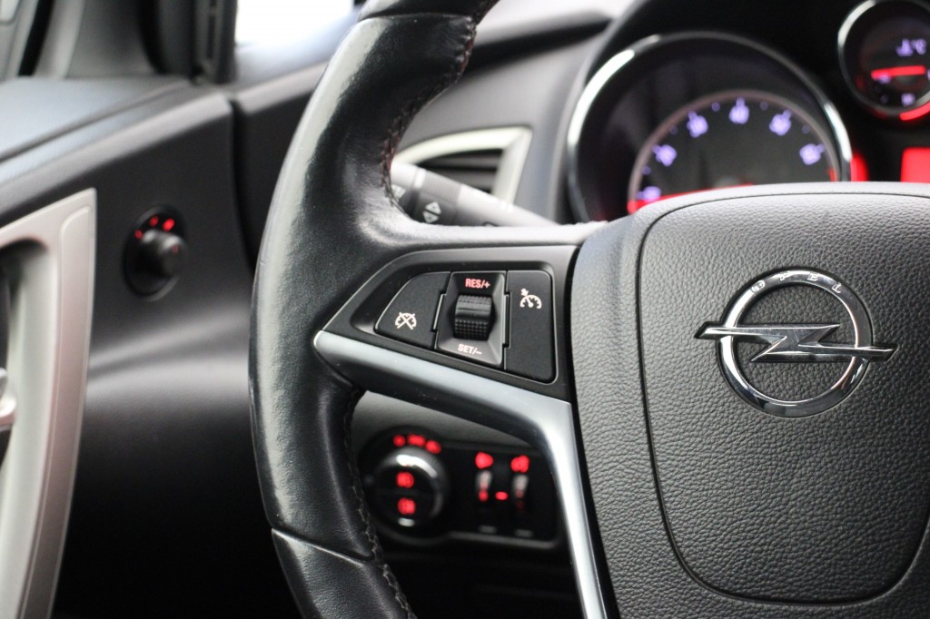 OPEL-ASTRA-Sportstourer 1.4 Turbo Edition - Airco, PDC, Trekhaak