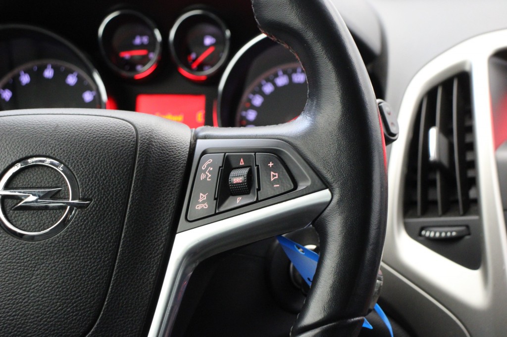 OPEL-ASTRA-Sportstourer 1.4 Turbo Edition - Airco, PDC, Trekhaak