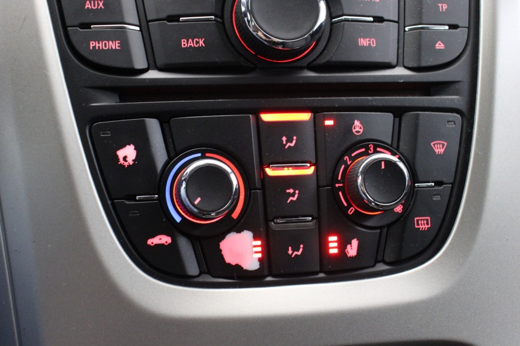 OPEL-ASTRA-Sportstourer 1.4 Turbo Edition - Airco, PDC, Trekhaak