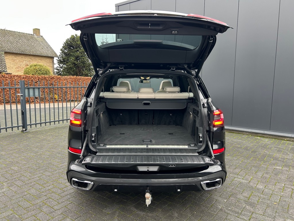BMW-X5-xDrive45e M Sport Pano Comf.stoel HUD ACC Carplay Sfeerlicht Trekhaak