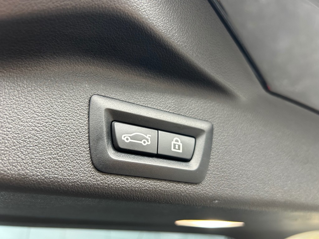 BMW-X5-xDrive45e M Sport Pano Comf.stoel HUD ACC Carplay Sfeerlicht Trekhaak