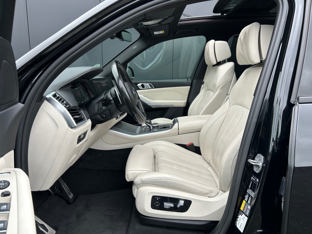 BMW-X5-xDrive45e M Sport Pano Comf.stoel HUD ACC Carplay Sfeerlicht Trekhaak