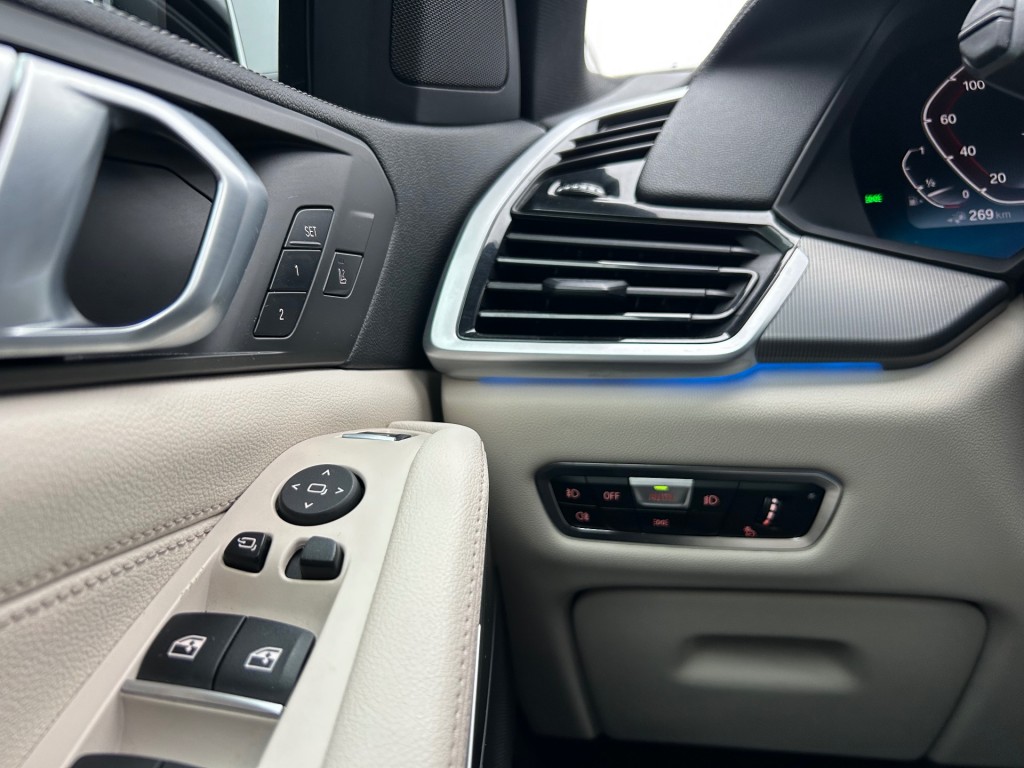 BMW-X5-xDrive45e M Sport Pano Comf.stoel HUD ACC Carplay Sfeerlicht Trekhaak