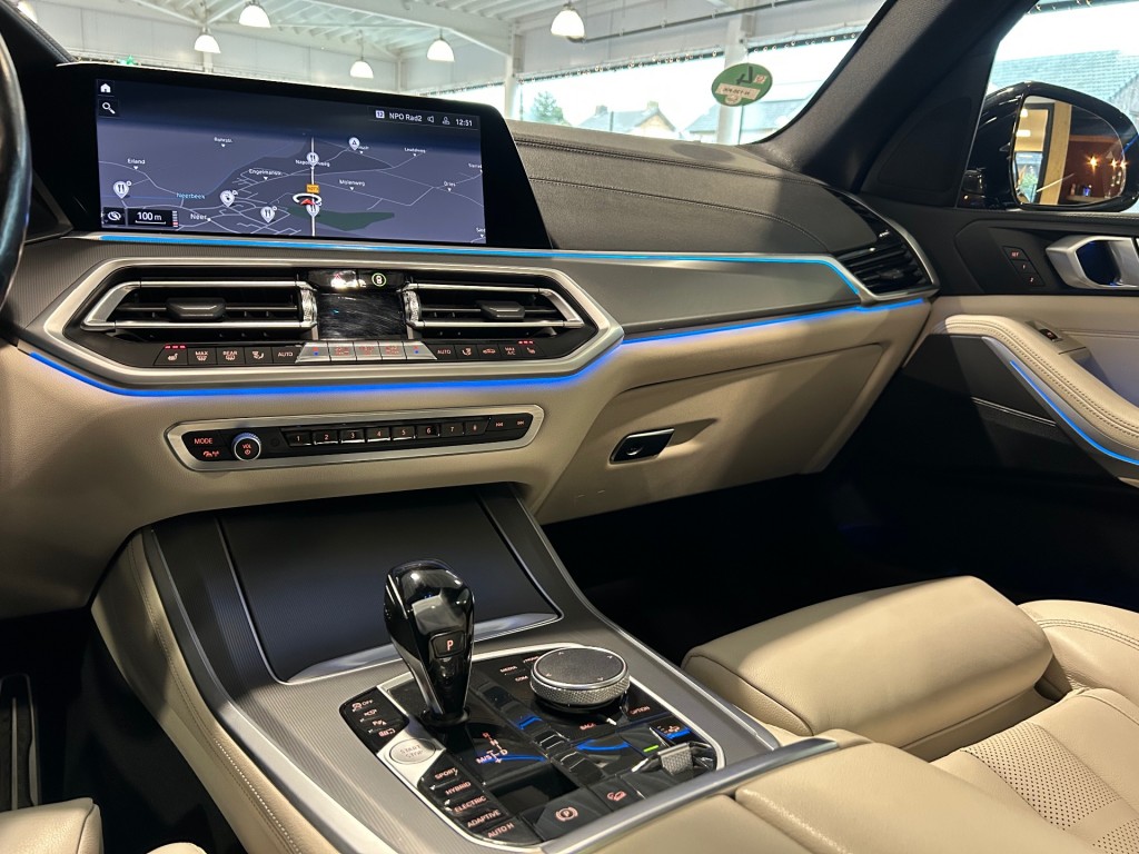 BMW-X5-xDrive45e M Sport Pano Comf.stoel HUD ACC Carplay Sfeerlicht Trekhaak