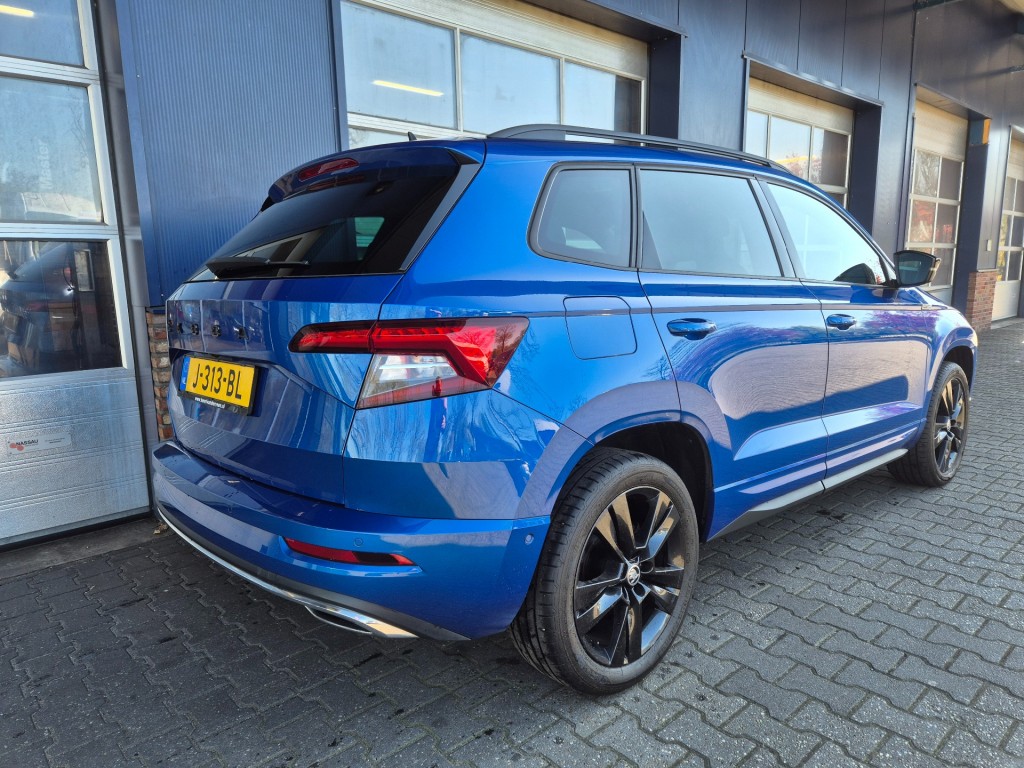 SKODA-KAROQ-1.5 TSI ACT Sportline Business, Automaat, PANO, Camera, Trekhaak, ACC, VCC, ALL IN Prijs!