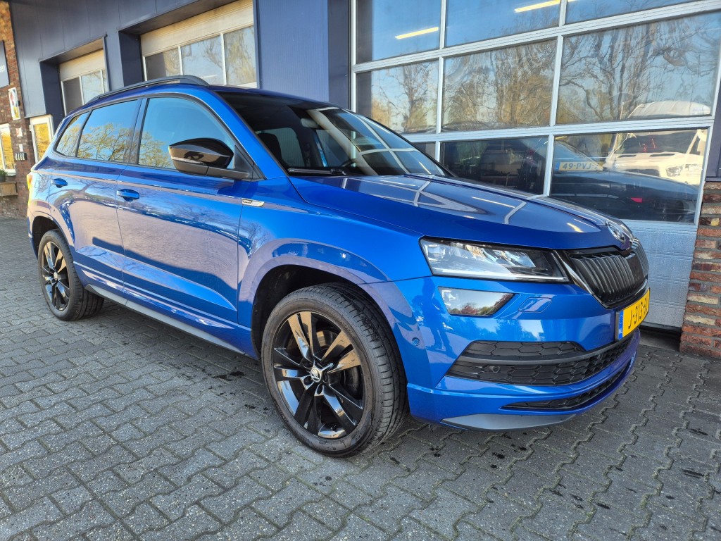 SKODA-KAROQ-1.5 TSI ACT Sportline Business, Automaat, PANO, Camera, Trekhaak, ACC, VCC, ALL IN Prijs!