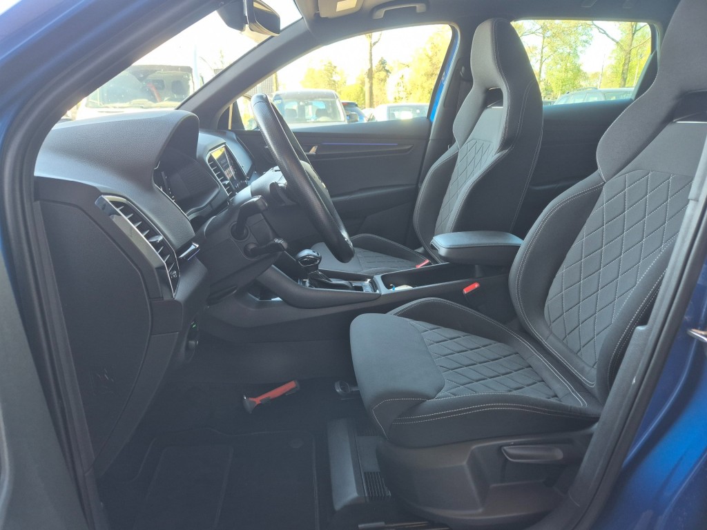 SKODA-KAROQ-1.5 TSI ACT Sportline Business, Automaat, PANO, Camera, Trekhaak, ACC, VCC, ALL IN Prijs!