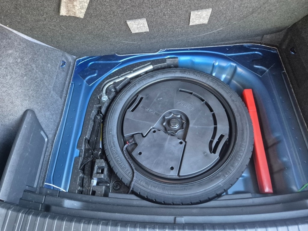 SKODA-KAROQ-1.5 TSI ACT Sportline Business, Automaat, PANO, Camera, Trekhaak, ACC, VCC, ALL IN Prijs!