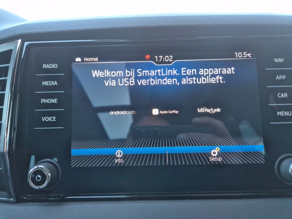 SKODA-KAROQ-1.5 TSI ACT Sportline Business, Automaat, PANO, Camera, Trekhaak, ACC, VCC, ALL IN Prijs!