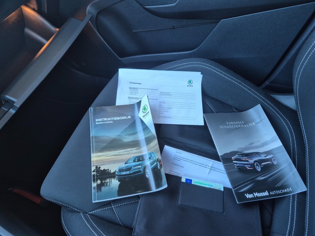 SKODA-KAROQ-1.5 TSI ACT Sportline Business, Automaat, PANO, Camera, Trekhaak, ACC, VCC, ALL IN Prijs!