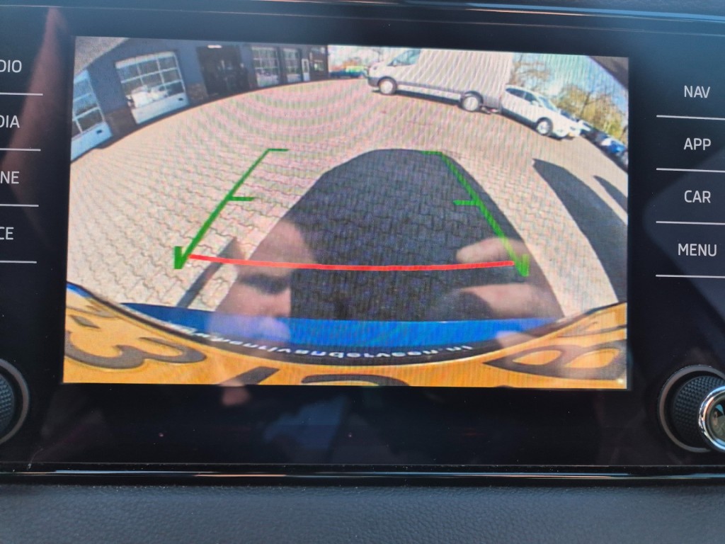 SKODA-KAROQ-1.5 TSI ACT Sportline Business, Automaat, PANO, Camera, Trekhaak, ACC, VCC, ALL IN Prijs!