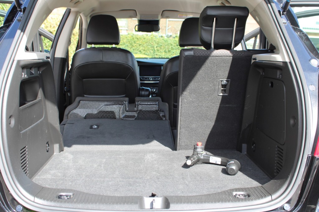OPEL-MOKKA X-1.4 i 16V Turbo 140 pk Innovation automaat met o.a. trekhaak/parkeersens.navi./e.t,c.