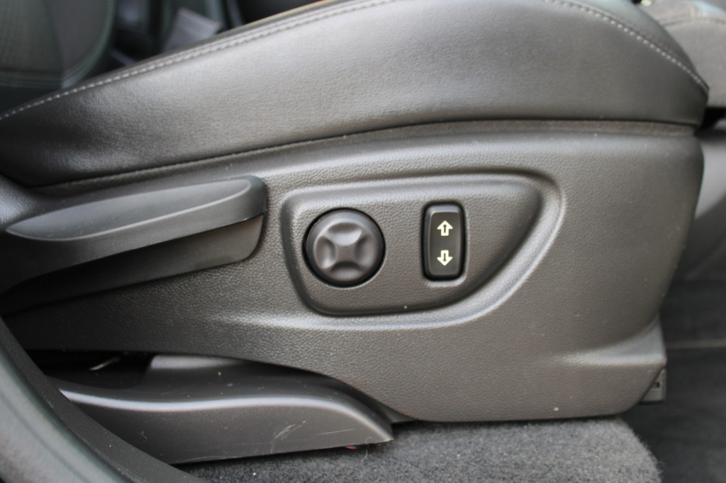 OPEL-MOKKA X-1.4 i 16V Turbo 140 pk Innovation automaat met o.a. trekhaak/parkeersens.navi./e.t,c.