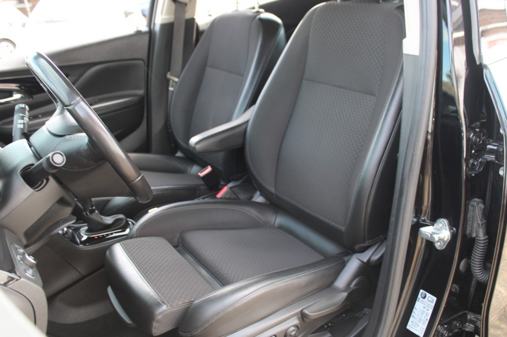OPEL-MOKKA X-1.4 i 16V Turbo 140 pk Innovation automaat met o.a. trekhaak/parkeersens.navi./e.t,c.