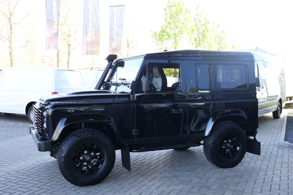 LAND ROVER-DEFENDER-90 XS *38945KM*AIRCO*LEDER*DEALERONDERHOUDEN*SANTORINI BLACK*