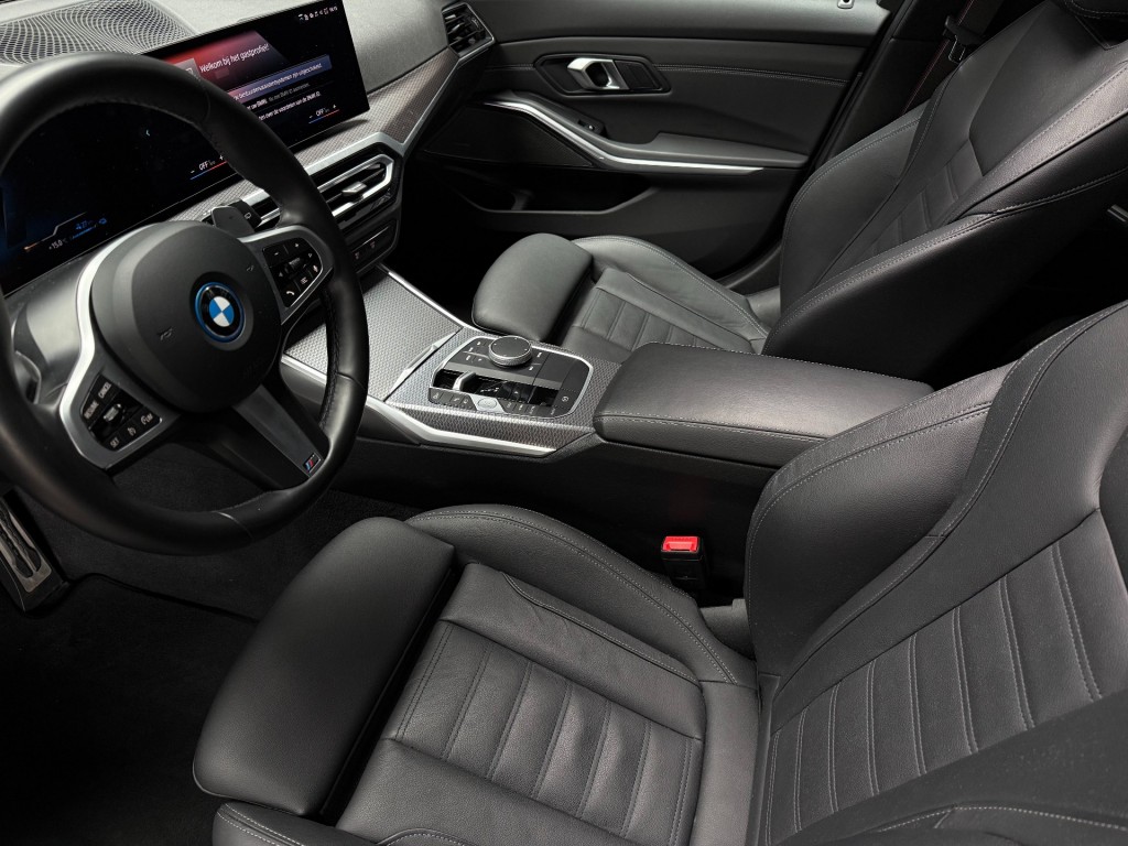 BMW-3-SERIE-Touring 320e M-Sport-Pro Harman Kardon Panorama  Leer Laser Led