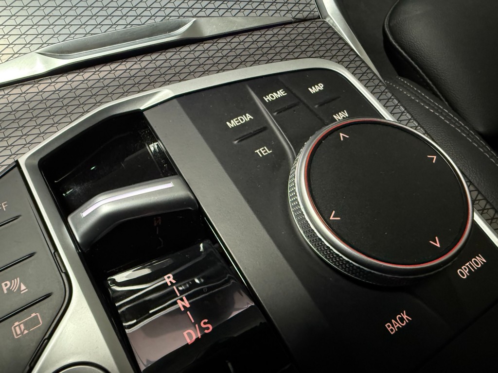 BMW-3-SERIE-Touring 320e M-Sport-Pro Harman Kardon Panorama  Leer Laser Led