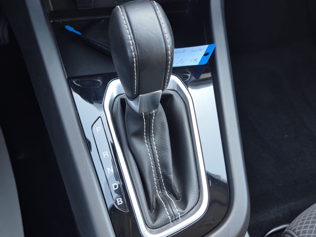 RENAULT-ARKANA-1.6 HYBRID E-TECH INTENS AUT. NAVI CAMERA AIRCO CARPLAY