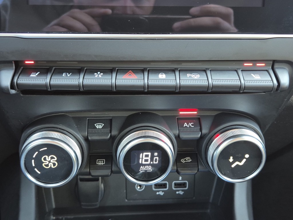 RENAULT-ARKANA-1.6 HYBRID E-TECH INTENS AUT. NAVI CAMERA AIRCO CARPLAY
