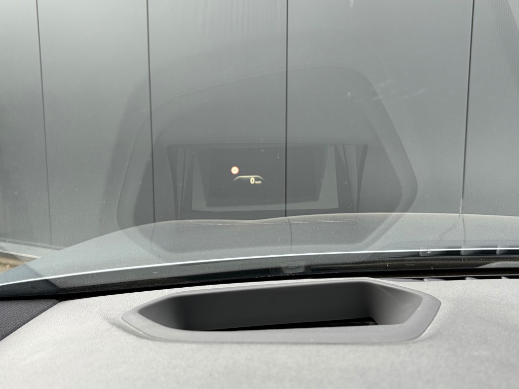 BMW-5-SERIE-540i xDrive M Sport S.dak ACC Comf.stoel HUD B&W Sound 360-Camera Softclose