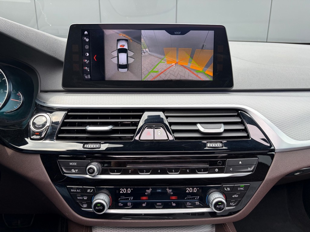 BMW-5-SERIE-540i xDrive M Sport S.dak ACC Comf.stoel HUD B&W Sound 360-Camera Softclose
