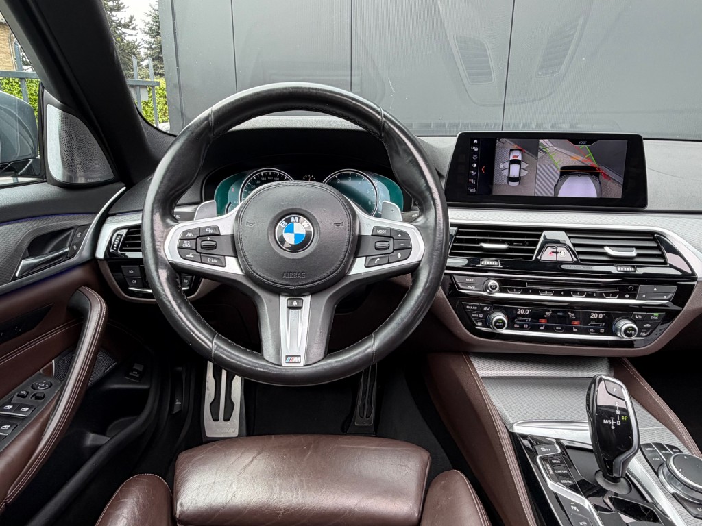 BMW-5-SERIE-540i xDrive M Sport S.dak ACC Comf.stoel HUD B&W Sound 360-Camera Softclose