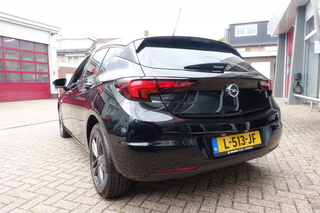 OPEL-ASTRA-1.2 EDITION BLACK 100%NL (All-in prijs)