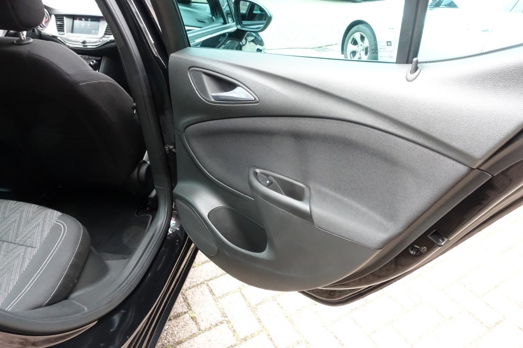 OPEL-ASTRA-1.2 EDITION BLACK 100%NL (All-in prijs)