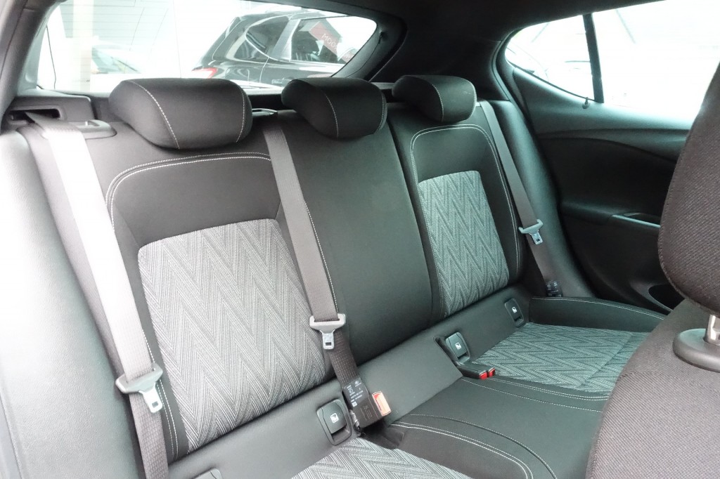 OPEL-ASTRA-1.2 EDITION BLACK 100%NL (All-in prijs)