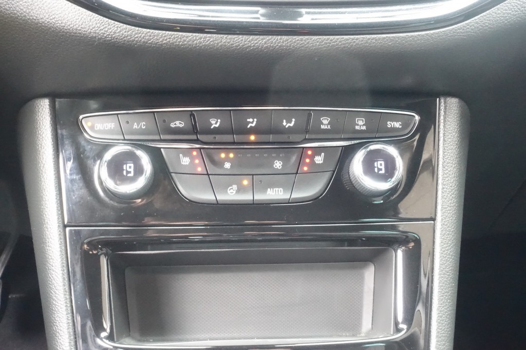 OPEL-ASTRA-1.2 EDITION BLACK 100%NL (All-in prijs)