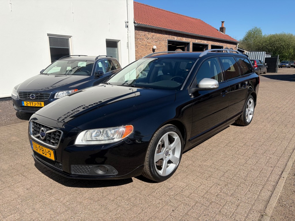 VOLVO-V70-2.0T R-design