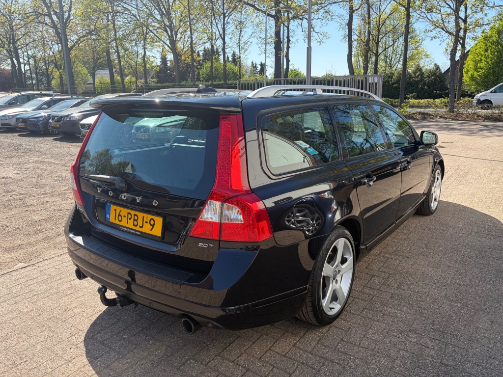 VOLVO-V70-2.0T R-design