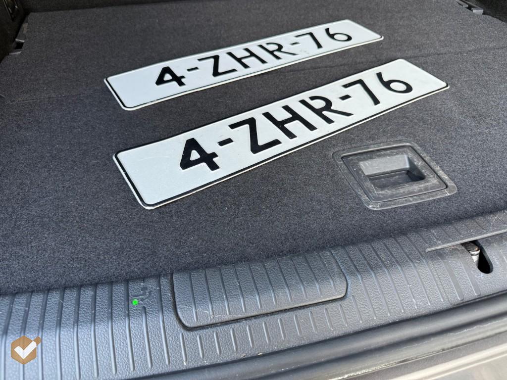 VOLKSWAGEN-GOLF SPORTSVAN-1.4 TSI Highline Automaat NL-Auto *Geen Afl. kosten*