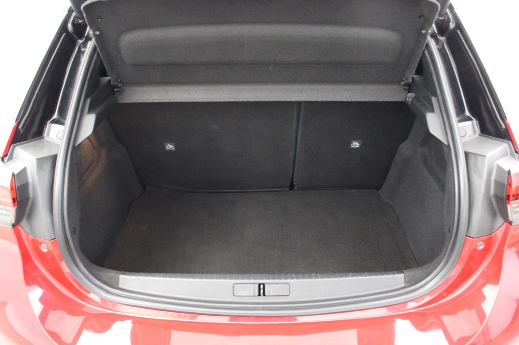OPEL-CORSA-1.2 GS Line - Carplay, Navi, Cruise, Half Leer