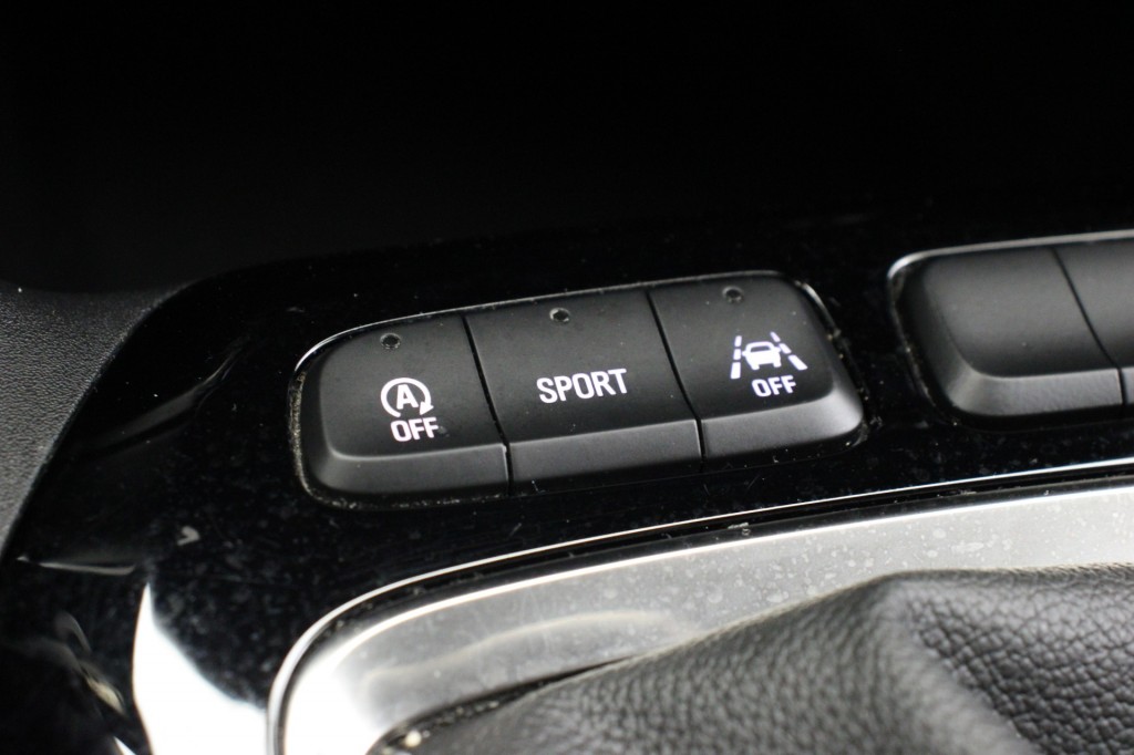 OPEL-CORSA-1.2 GS Line - Carplay, Navi, Cruise, Half Leer