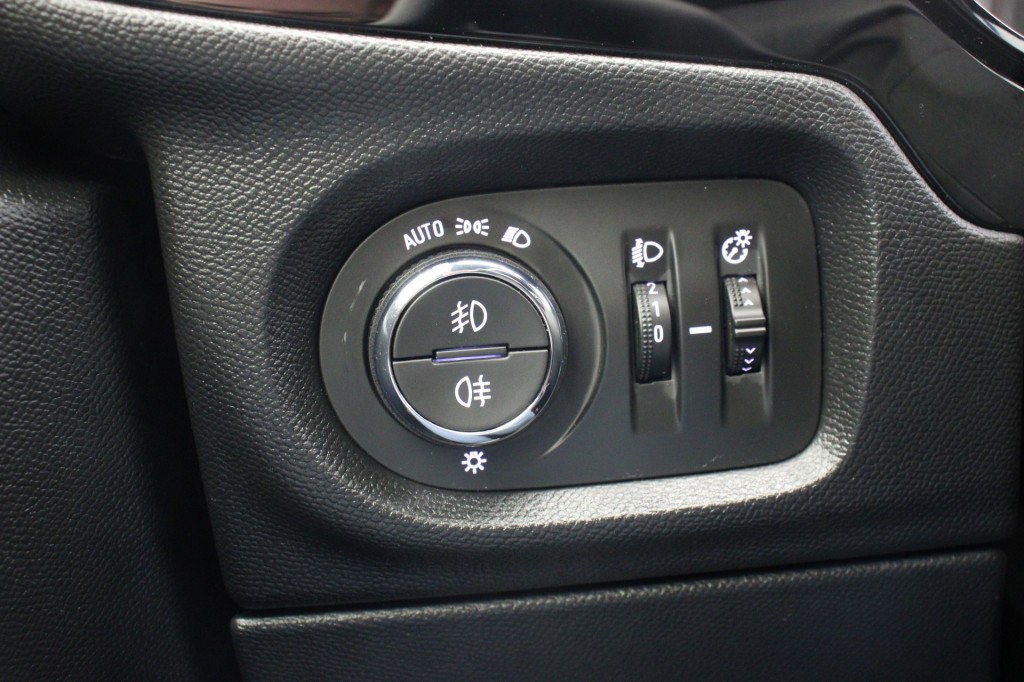 OPEL-CORSA-1.2 GS Line - Carplay, Navi, Cruise, Half Leer