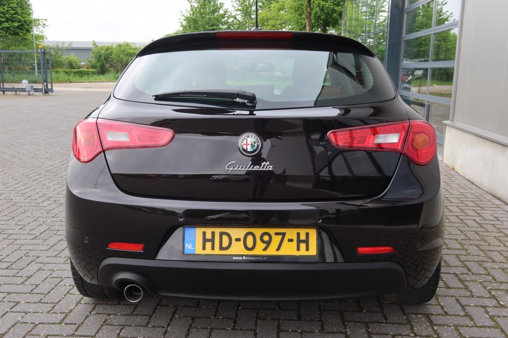 ALFA ROMEO-GIULIETTA-1.4 T Exclusive AUTOMAAT 170pk Clima, NAVI, Bruin Leder, 40.000km NAP