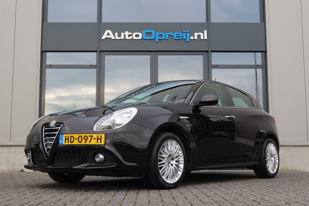 ALFA ROMEO-GIULIETTA-1.4 T Exclusive AUTOMAAT 170pk Clima, NAVI, Bruin Leder, 40.000km NAP