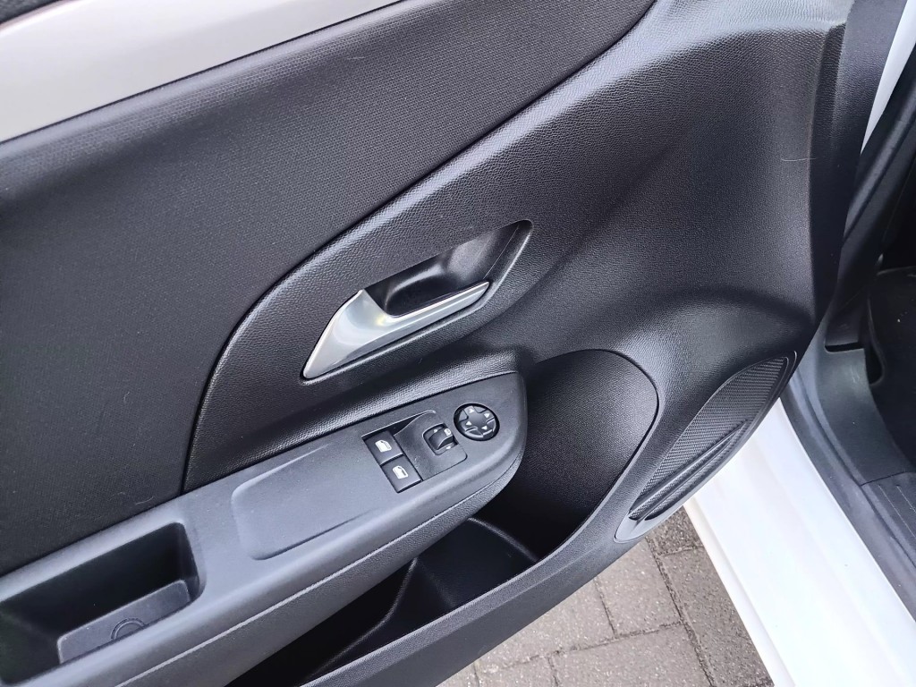 OPEL-CORSA-1.2  Edition 55kw  Centr.Vergr. ABS  Airco  Cruise  Elec.ramen+spiegels  Afn Trekhaak