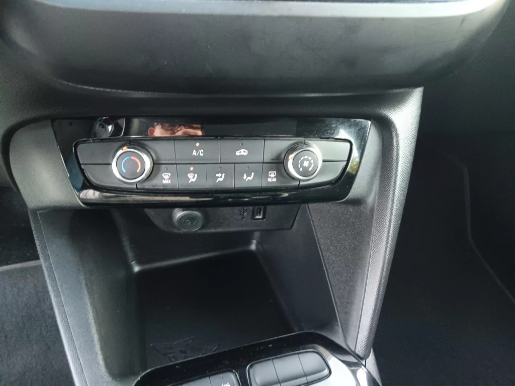 OPEL-CORSA-1.2  Edition 55kw  Centr.Vergr. ABS  Airco  Cruise  Elec.ramen+spiegels  Afn Trekhaak
