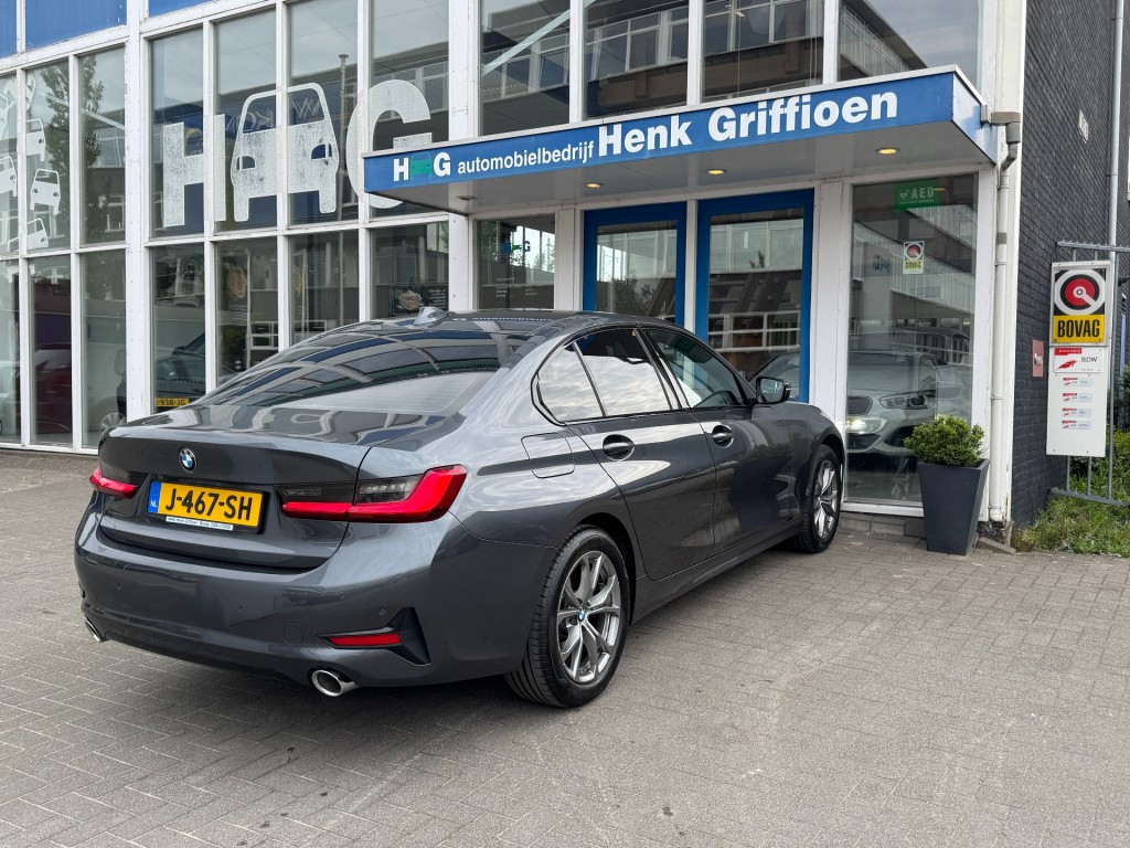 BMW-3-SERIE-318i Executive Edition Sport Line I LED I Carplay I Sportstoelen