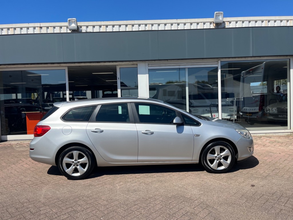 OPEL-ASTRA-1.4 T Edition Airco Cruise Navi PDC