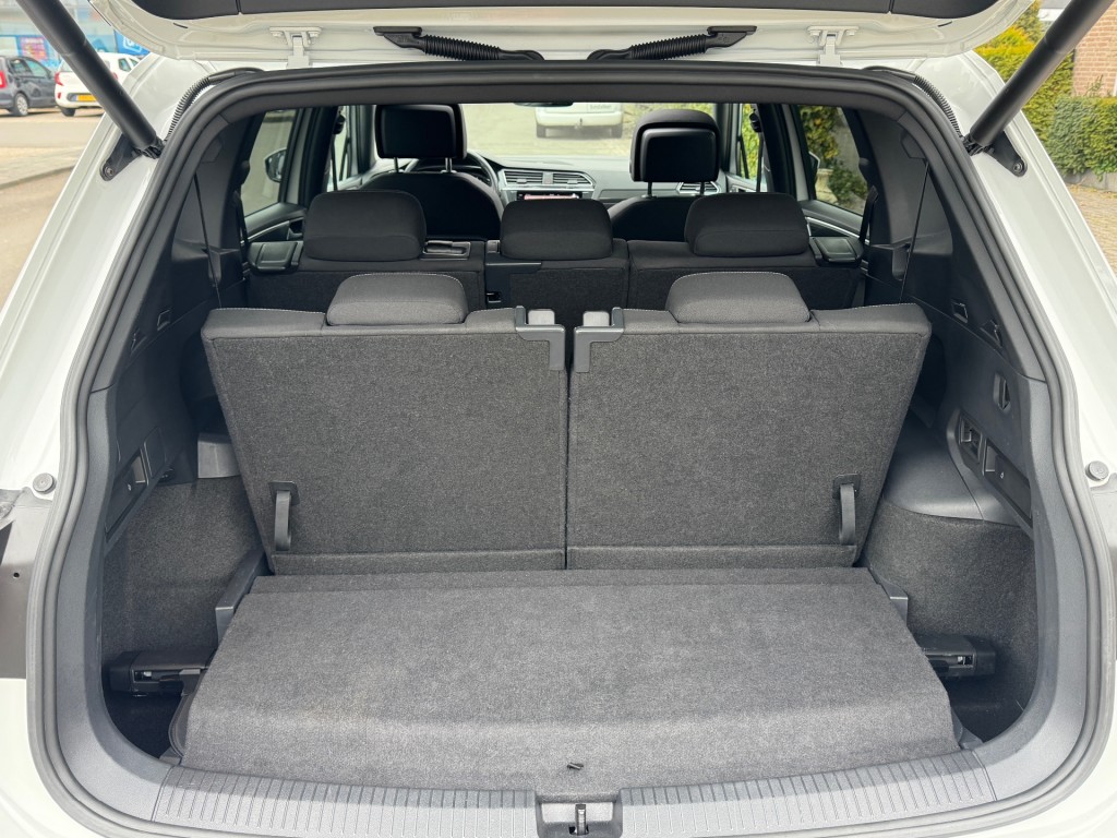 VOLKSWAGEN-TIGUAN ALLSPACE-1.5 TSI R-line DSG 7-Persoons Panoramadak