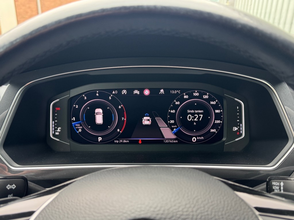 VOLKSWAGEN-TIGUAN ALLSPACE-1.5 TSI R-line DSG 7-Persoons Panoramadak