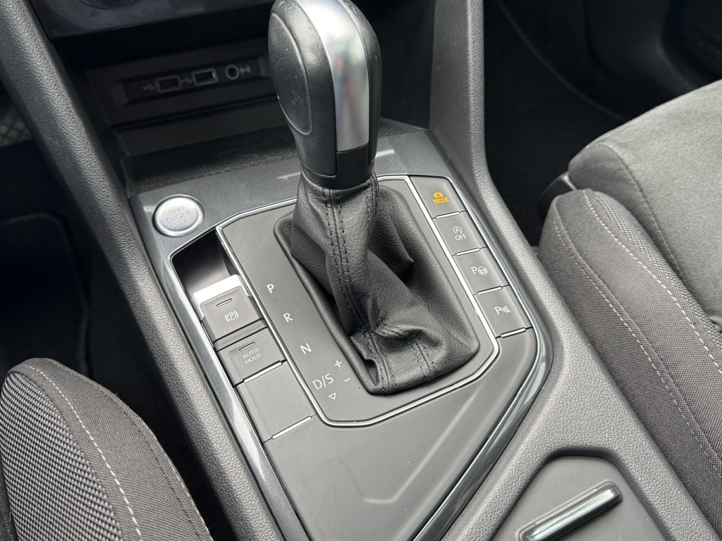 VOLKSWAGEN-TIGUAN ALLSPACE-1.5 TSI R-line DSG 7-Persoons Panoramadak